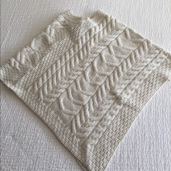 NWT Aran Woolen Mills natural merino wool poncho - Picture 2 of 8